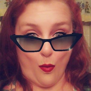 Meet your Posher, Denise